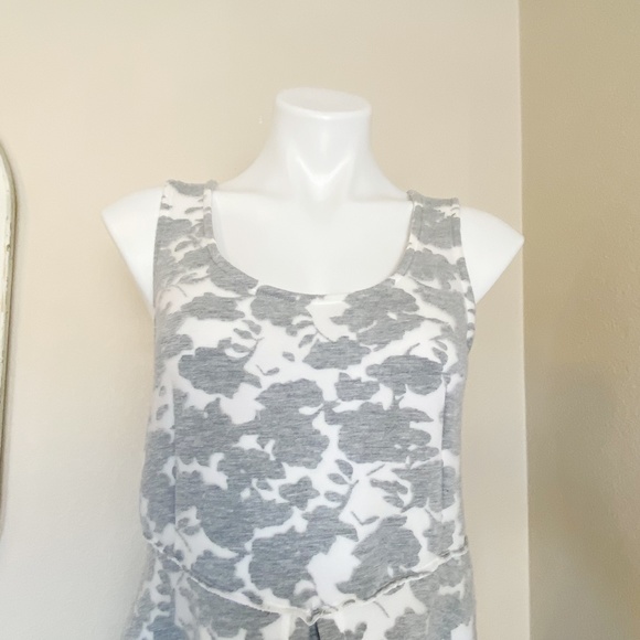 Anthropologie | Womens Akemi + Kim Gray Floral Print Fit and Flare Top | Size: - Picture 2 of 9